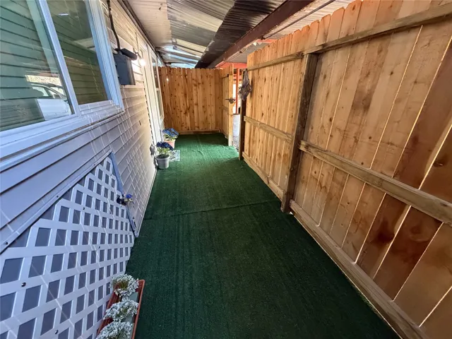 a view of an outdoor space