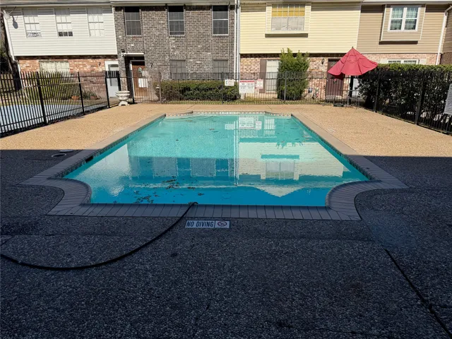 $220,000 | 1831 Sherwood Forest Street, Unit 20, Houston, TX 77043