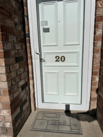 $220,000 | 1831 Sherwood Forest Street, Unit 20, Houston, TX 77043