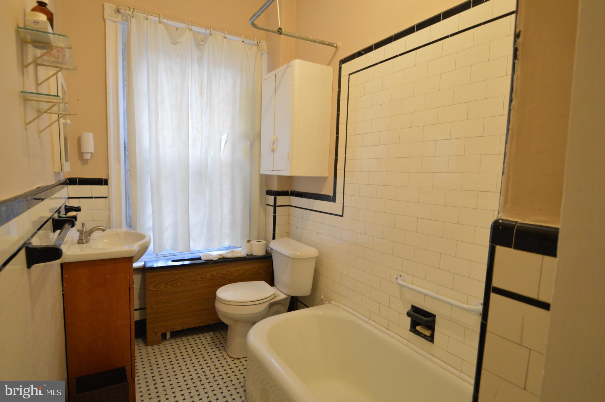 5262 Parkside Avenue Philadelphia, PA 19131 - Photo 13 of 33