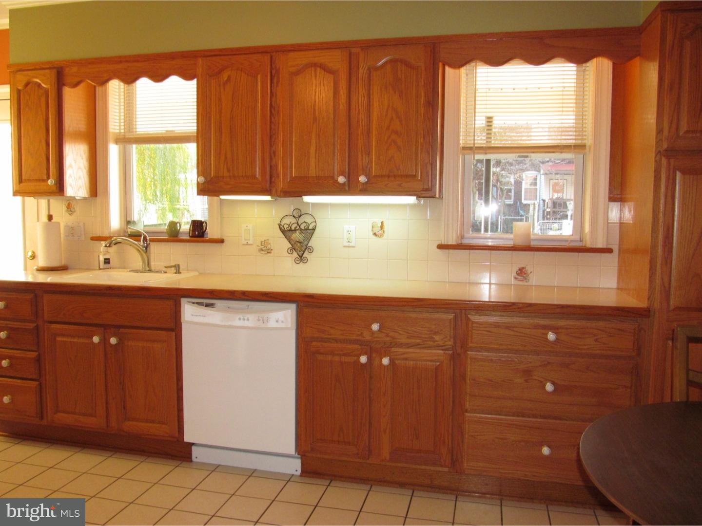 4224 Decatur Street Philadelphia, PA 19136 - Photo 11 of 25 Kitchen
