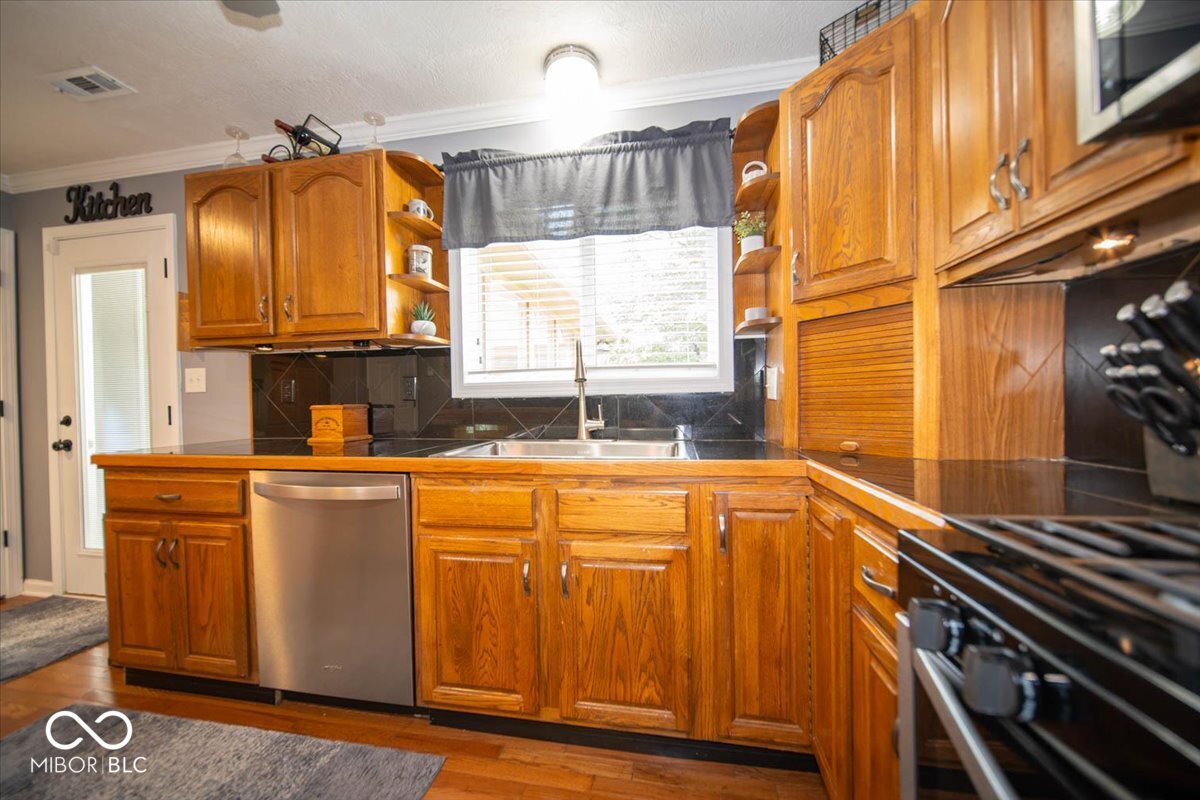 1720 Brer Rabbit Drive Greenwood, IN 46143 - Photo 11 of 31 Gallery Image 11