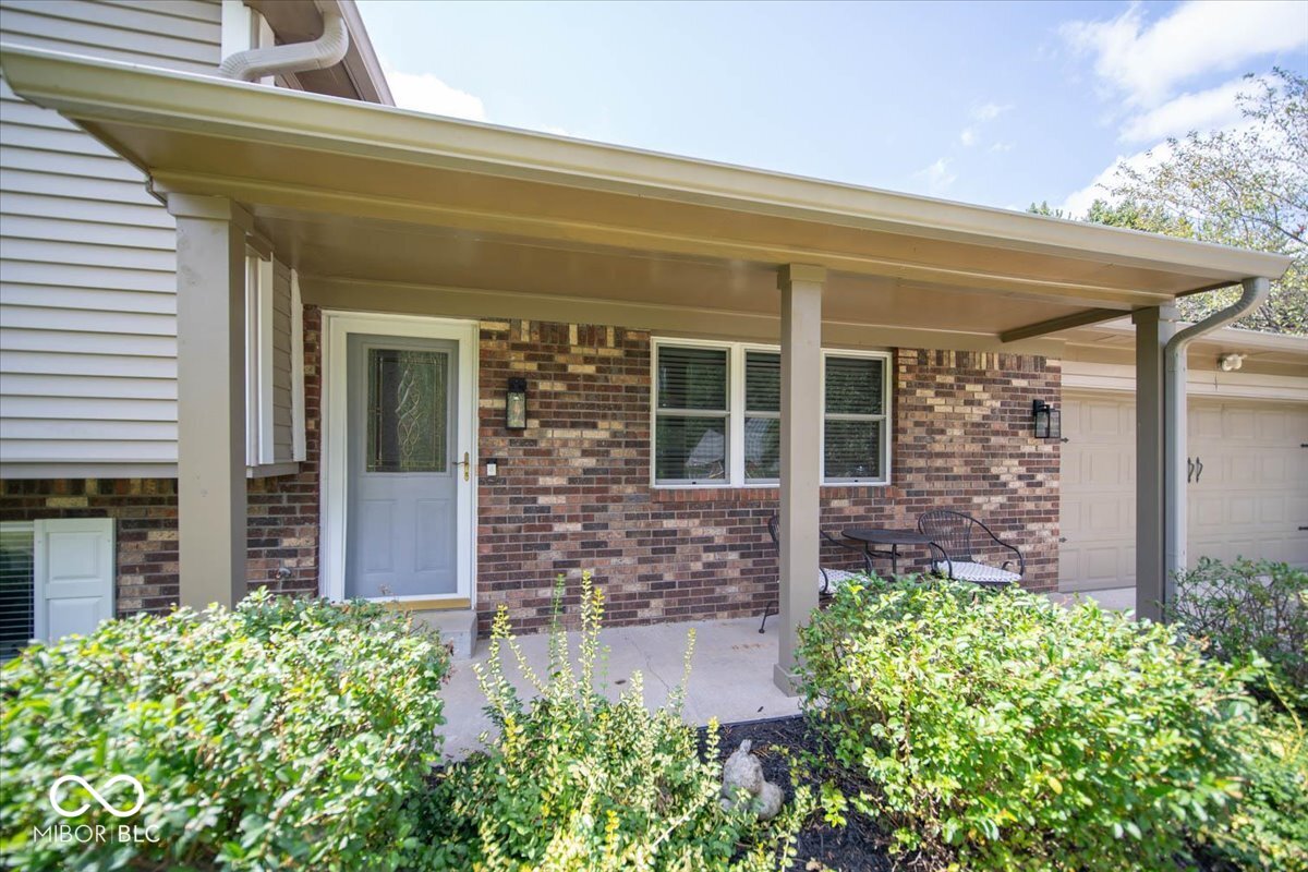1720 Brer Rabbit Drive Greenwood, IN 46143 - Photo 3 of 31 Gallery Image 3
