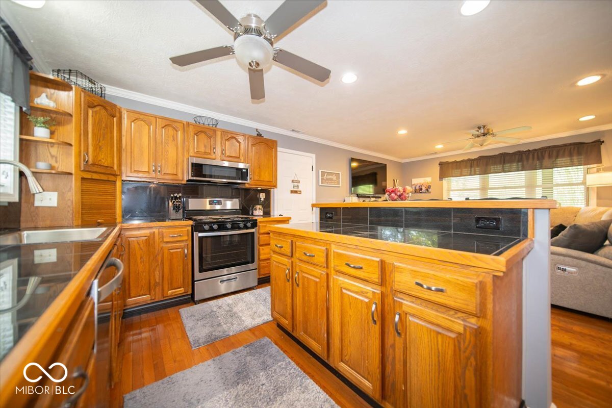1720 Brer Rabbit Drive Greenwood, IN 46143 - Photo 9 of 31 Gallery Image 9