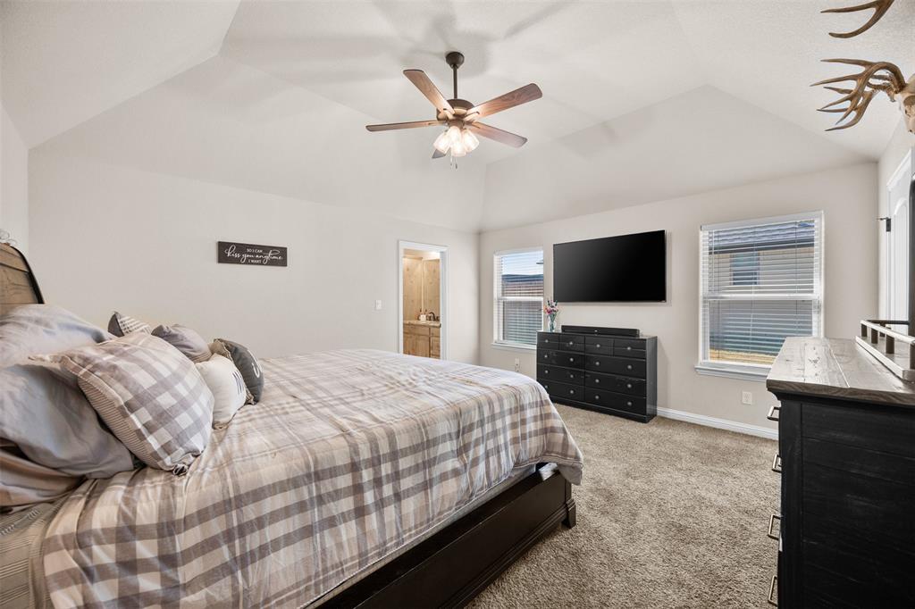 209 Bayless Avenue Godley, TX 76044 - Photo 13 of 30