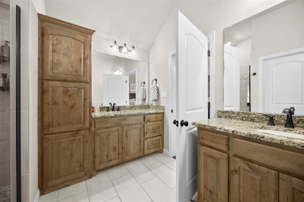 209 Bayless Avenue Godley, TX 76044 - Photo 17 of 30