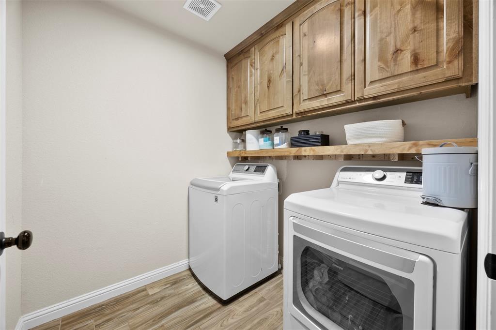 209 Bayless Avenue Godley, TX 76044 - Photo 23 of 30