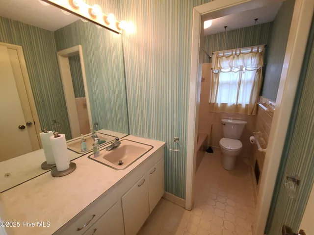 $219,000 | 1700 Dubose Drive, Kinston, NC 28504