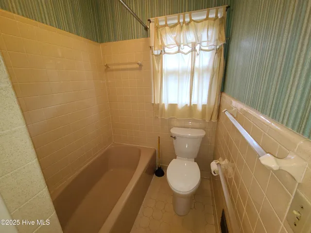 $219,000 | 1700 Dubose Drive, Kinston, NC 28504