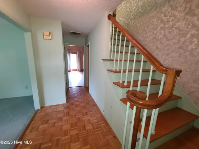 $219,000 | 1700 Dubose Drive, Kinston, NC 28504