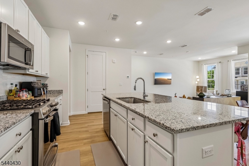 222 Myrtle Road Warren, NJ 07059 - Photo 10 of 27