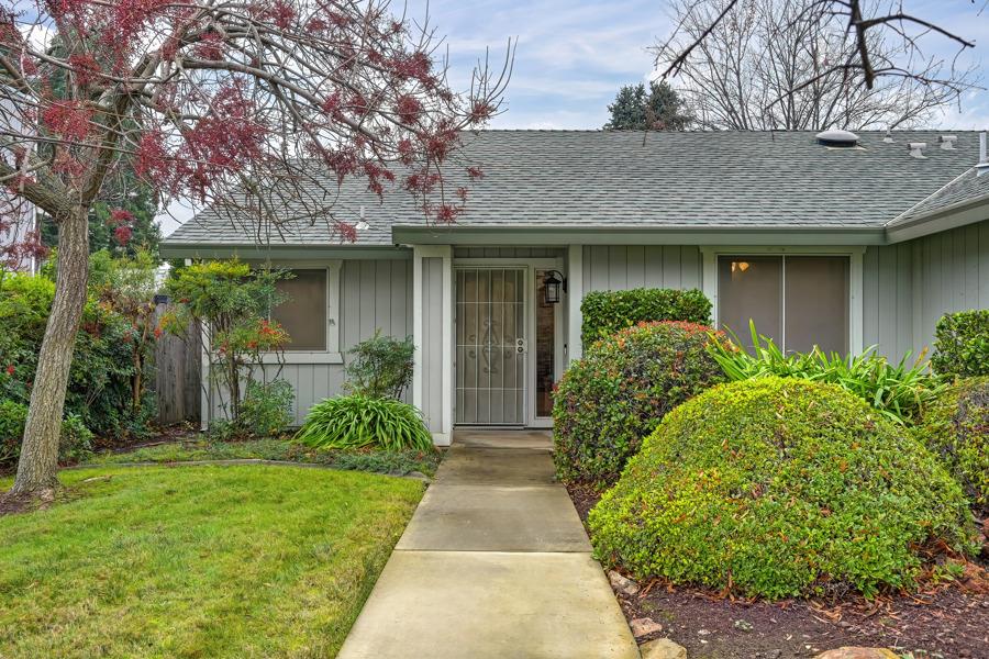 106 Rhoades Way Folsom, CA 95630 - Photo 4 of 91