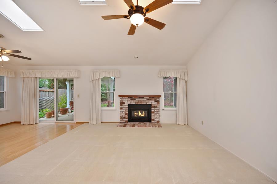 106 Rhoades Way Folsom, CA 95630 - Photo 7 of 91