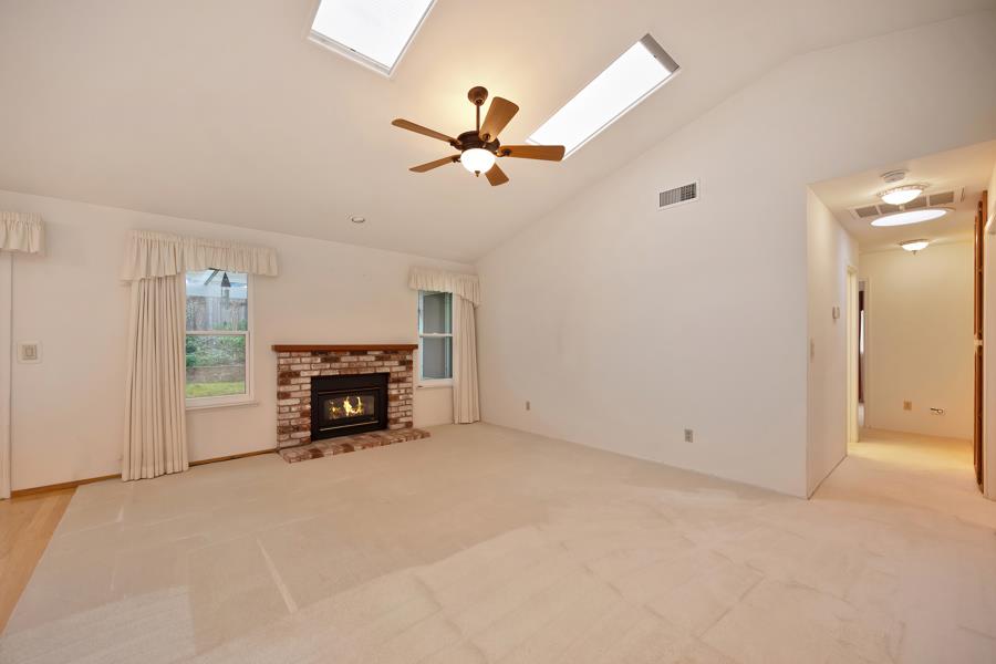 106 Rhoades Way Folsom, CA 95630 - Photo 9 of 91