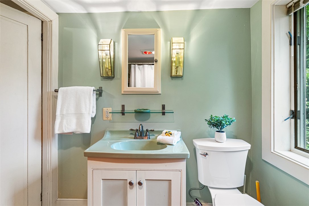 462 Ledge Road Seekonk, MA 02771 - Photo 34 of 49 Updated full bath