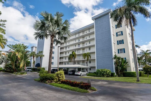 $379,900 | 1 Harbourside Drive, Unit 1103, Delray Beach, FL 33483