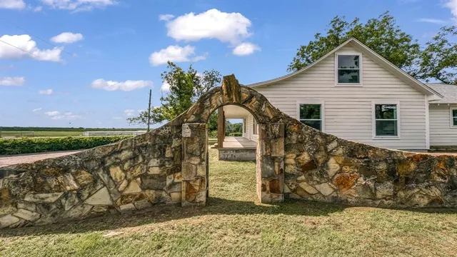 $425,000 | 149 Tatem Hill Road, Mineral Wells, TX 76067