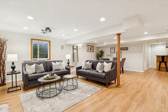 $700,000 | 1986 South Egret Court, Libertyville, IL 60048