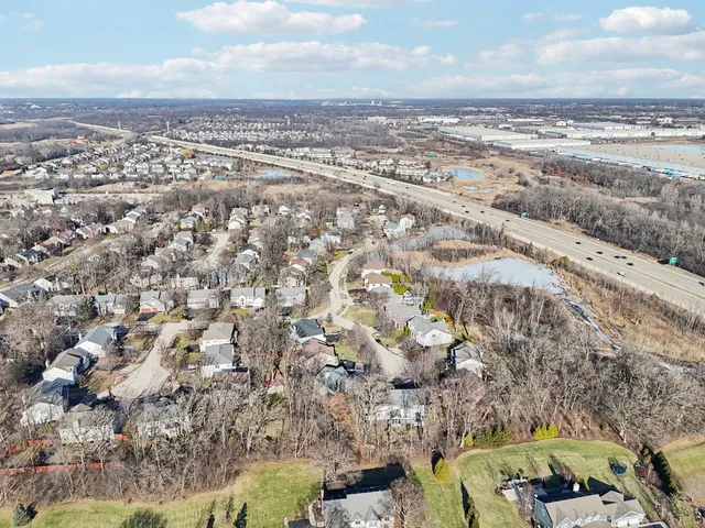 $700,000 | 1986 South Egret Court, Libertyville, IL 60048