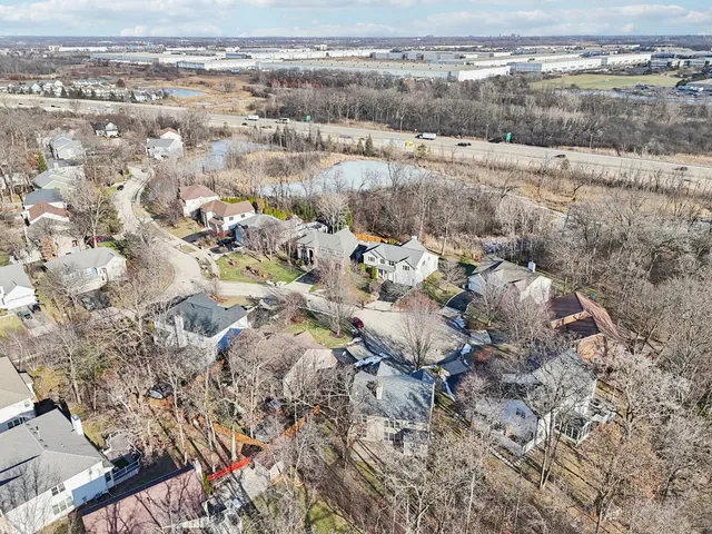 $700,000 | 1986 South Egret Court, Libertyville, IL 60048