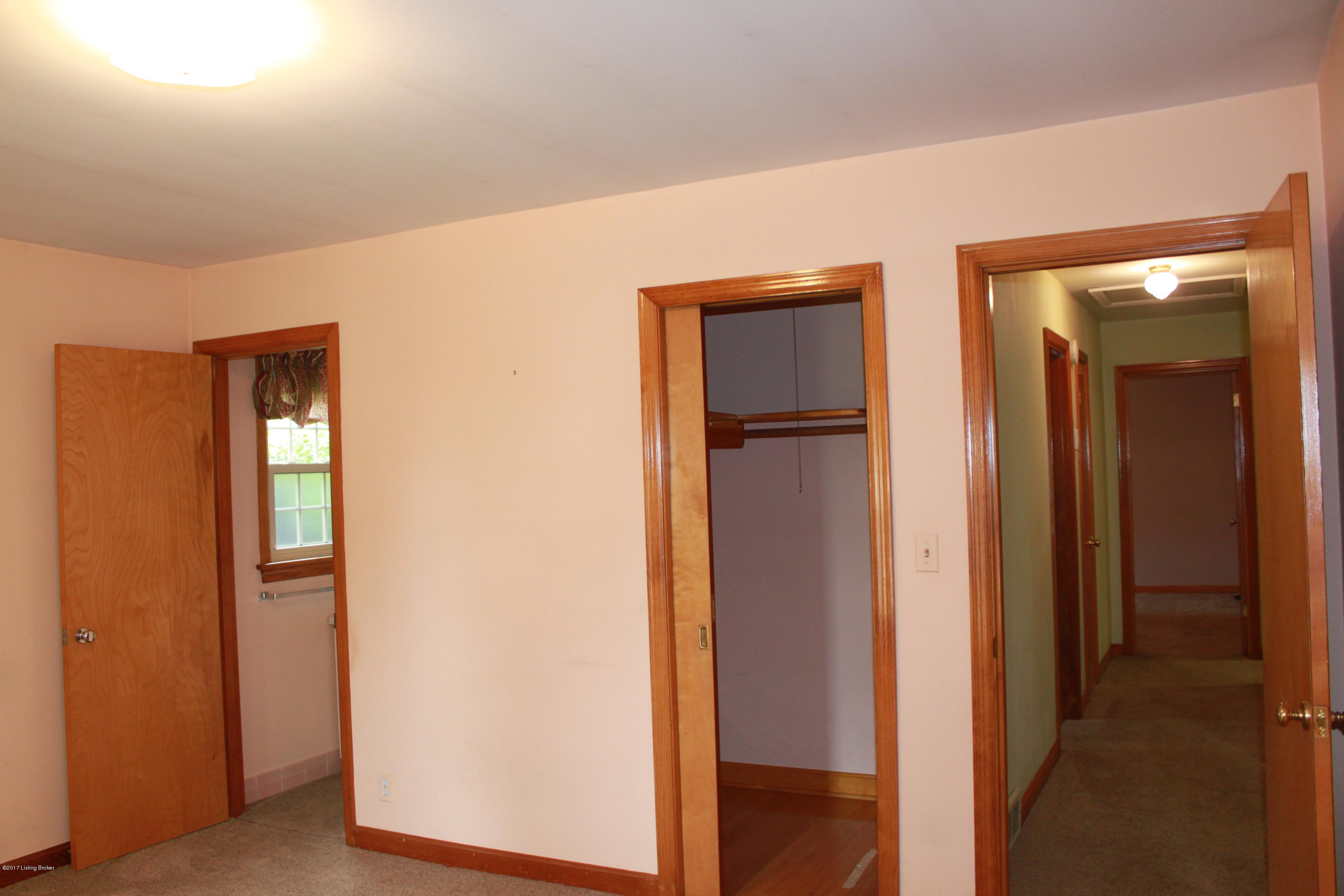 6509 Ridge Cliff Road Hollow Creek, KY 40228 - Photo 13 of 24 Bedroom 2 Closet