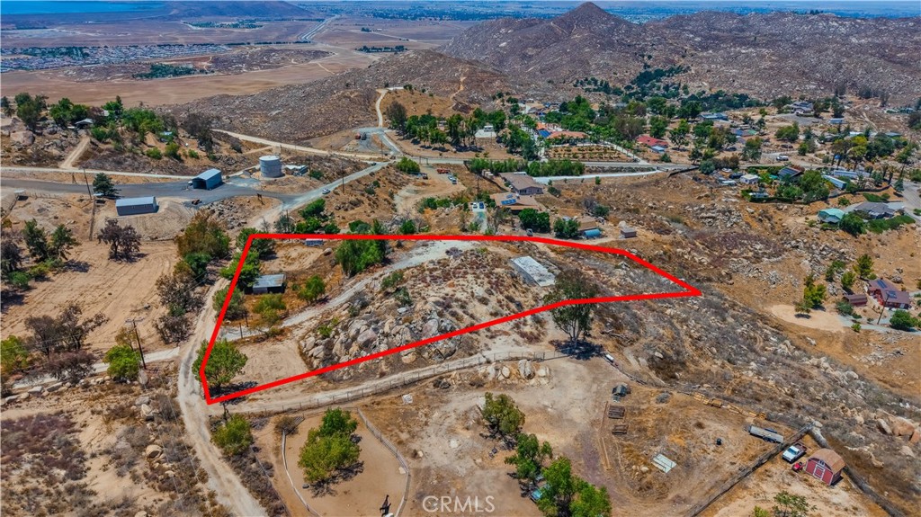41300 Polly Butte Road Hemet, CA 92544 - Photo 3 of 31