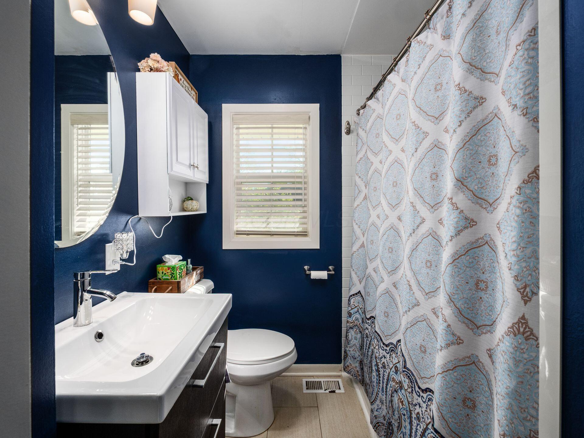 2308 Shrewsbury Road Columbus, OH 43221 - Photo 20 of 42 First floor bath