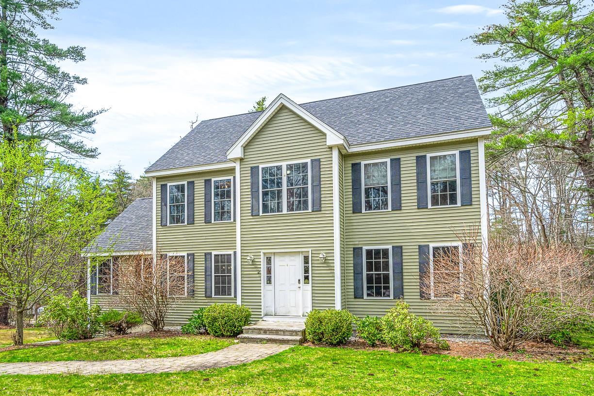 2 Leblanc Road Pelham, NH 03076 - Photo 2 of 31