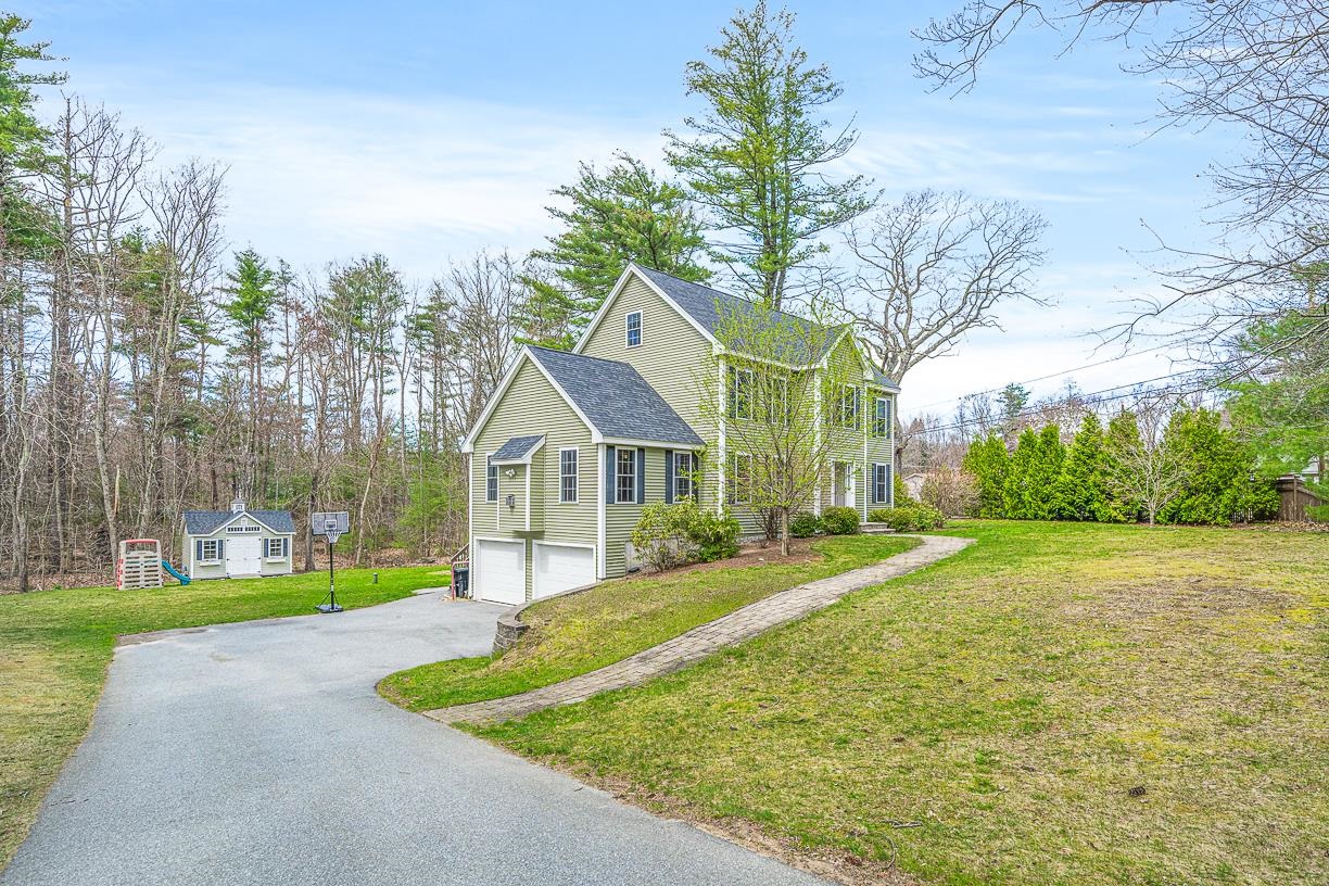 2 Leblanc Road Pelham, NH 03076 - Photo 25 of 31