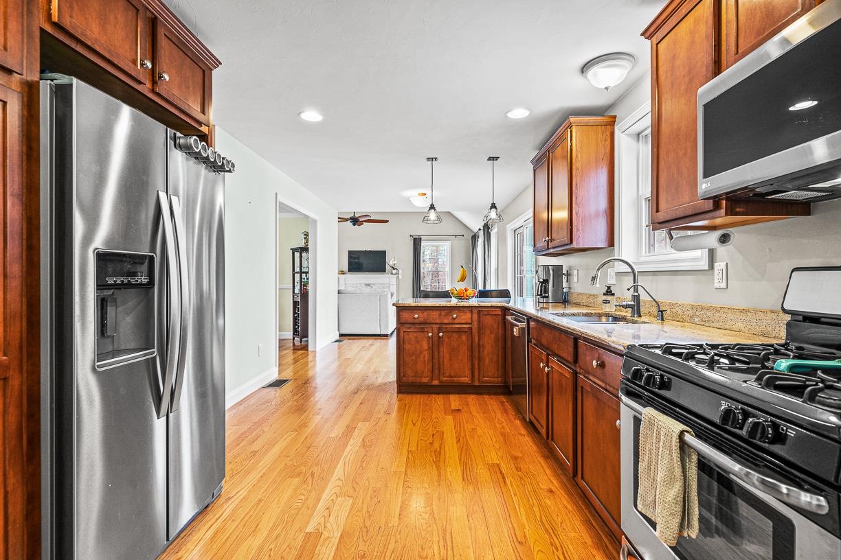 2 Leblanc Road Pelham, NH 03076 - Photo 27 of 31