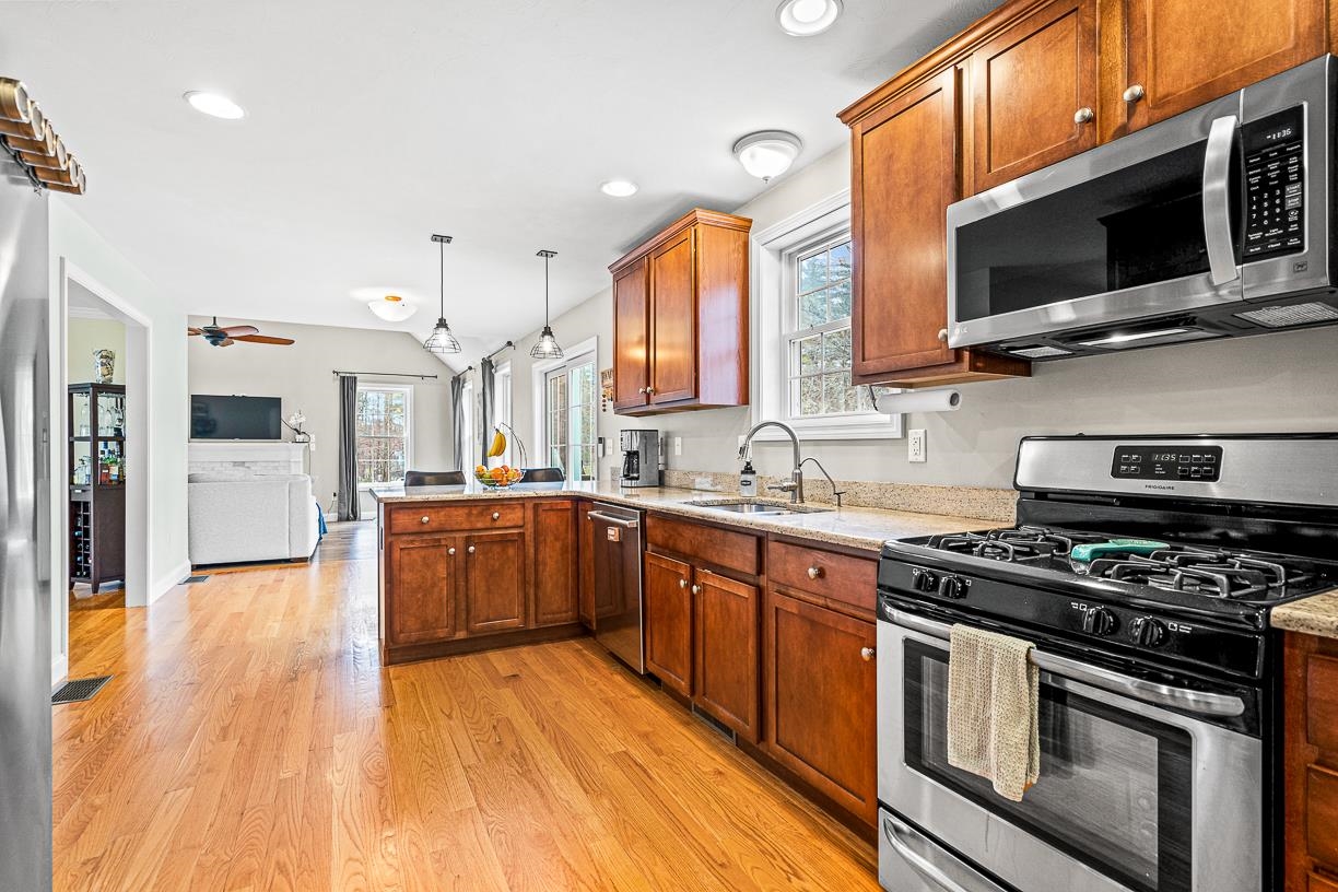 2 Leblanc Road Pelham, NH 03076 - Photo 28 of 31