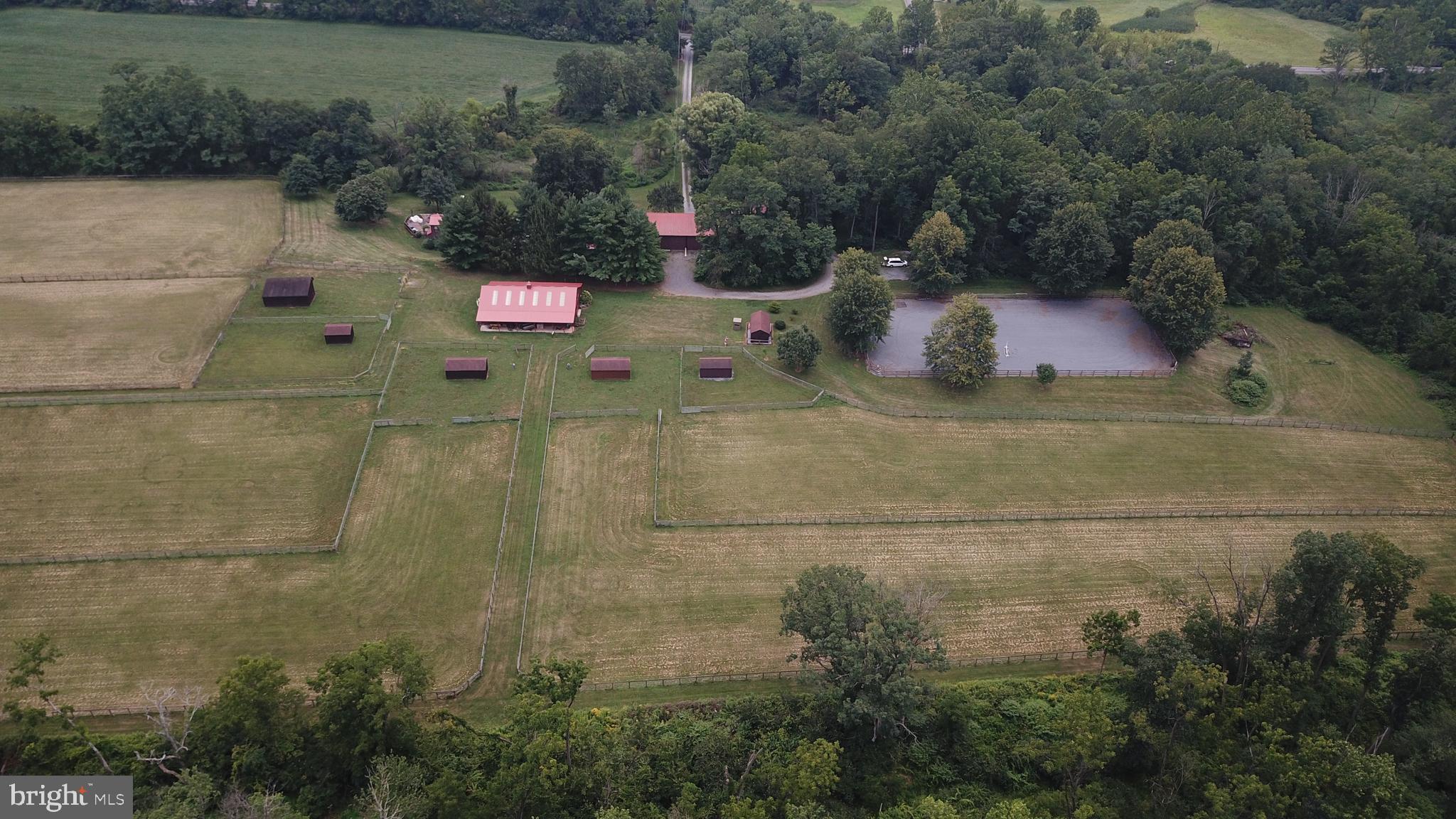 988 Hopeland Road Lititz, PA 17543 - Photo 4 of 92