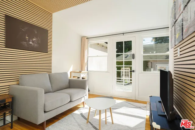 $8,500 | 4712 Burnet Avenue, Sherman Oaks, CA 91403