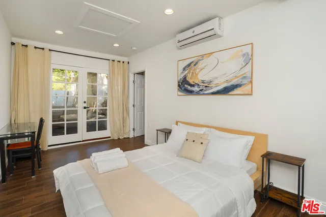 $8,500 | 4712 Burnet Avenue, Sherman Oaks, CA 91403