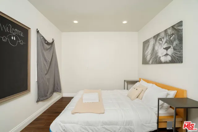 $8,500 | 4712 Burnet Avenue, Sherman Oaks, CA 91403