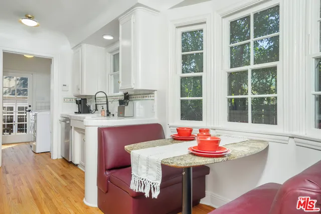 $8,500 | 4712 Burnet Avenue, Sherman Oaks, CA 91403