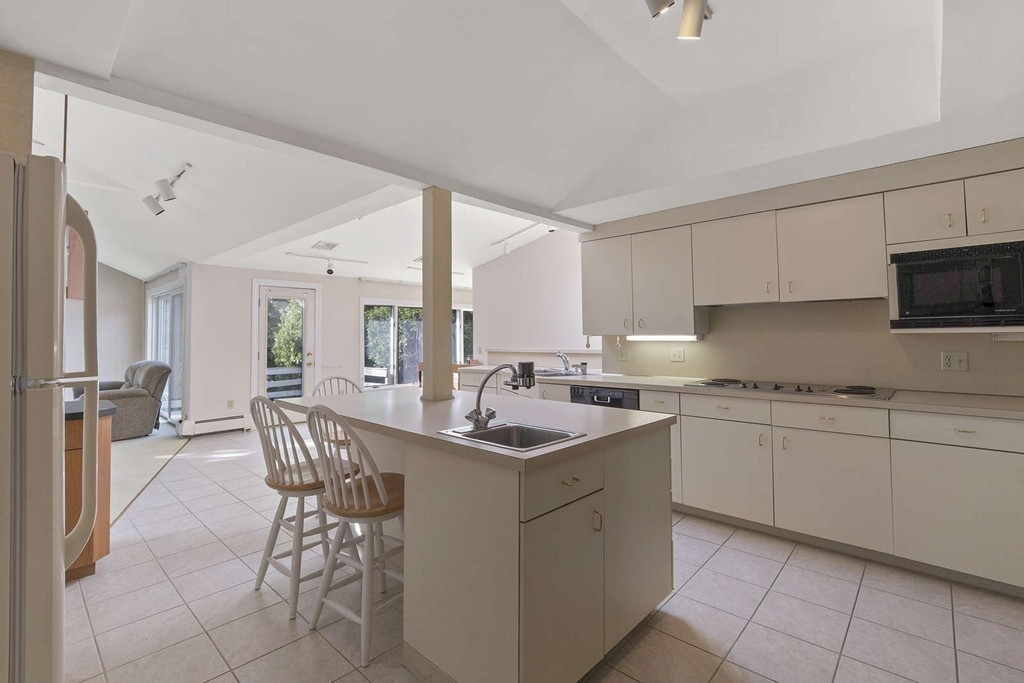 85 Forbes Road Westwood, MA 02090 - Photo 8 of 23 Gallery Image 8