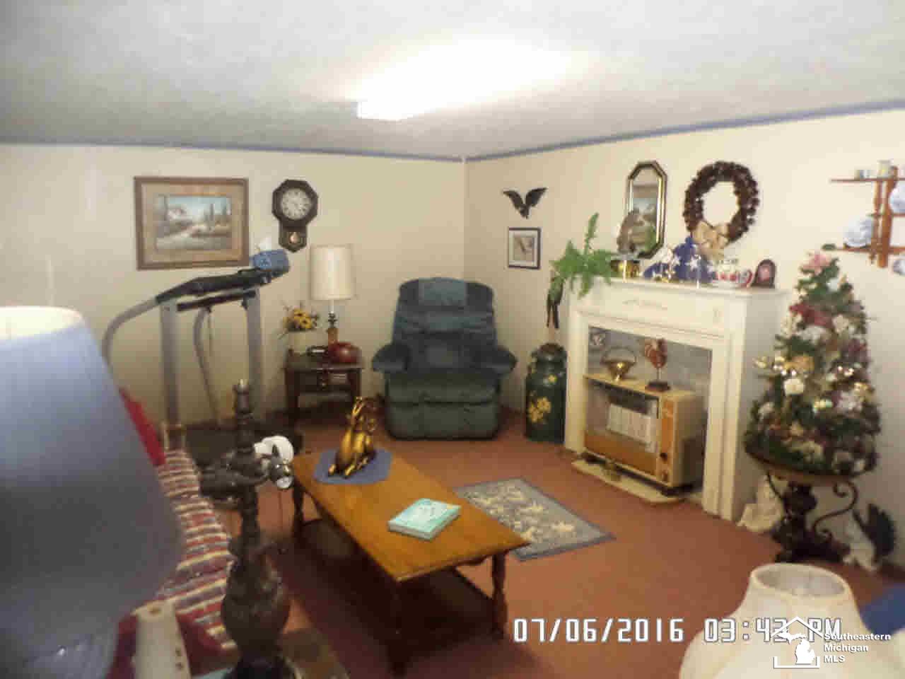 15510 Dayton Road Monroe, MI 48161 - Photo 19 of 37 21186605-18.JPG