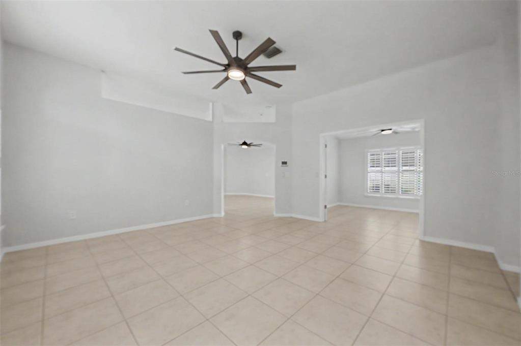 4021 Lithia Ridge Boulevard Valrico, FL 33596 - Photo 6 of 48