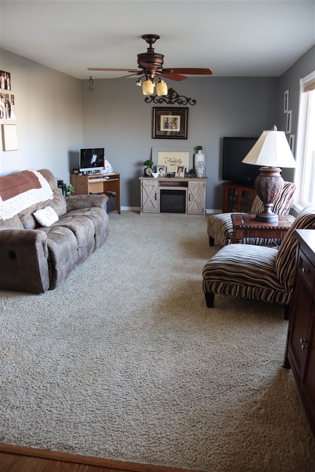 3527 Falcon View Road Southwest Cedar Rapids, IA 52404 - Photo 7 of 40 Gallery Image 7