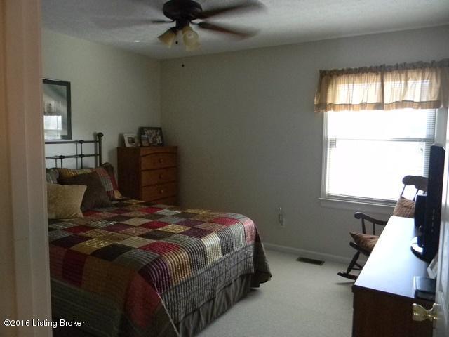 988 Floyds Fork Road Shepherdsville, KY 40165 - Photo 32 of 52 34