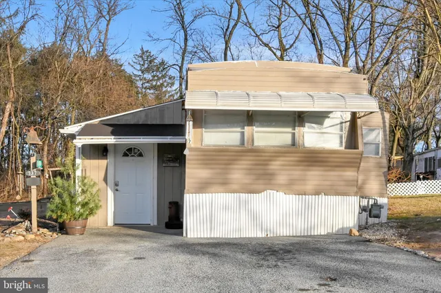 $75,000 | 737 Lake Drive, Mount Wolf, PA 17347