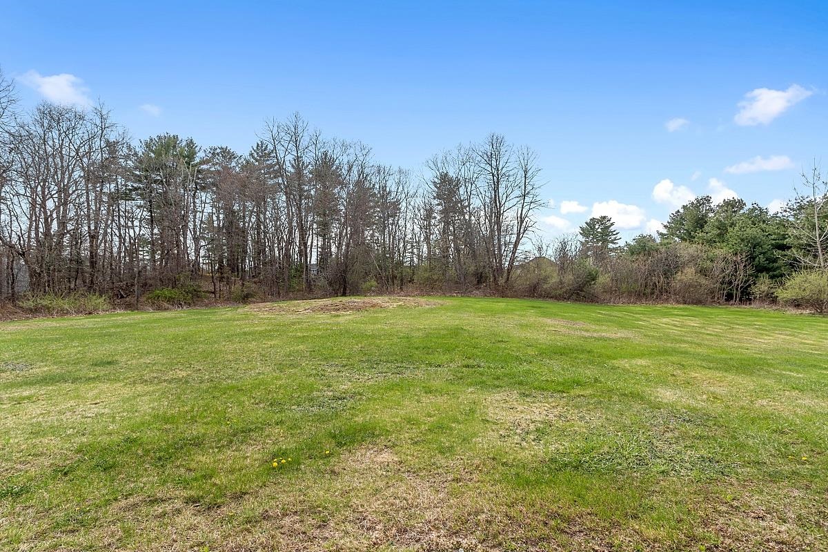81 North Lowell Road Windham, NH 03087 - Photo 5 of 37