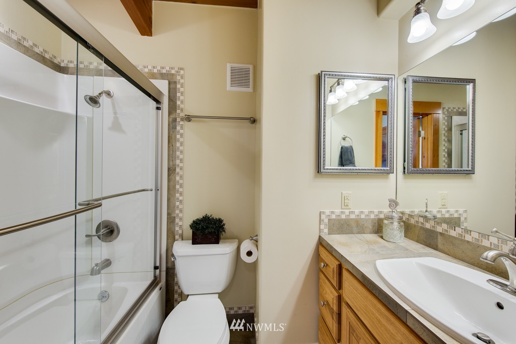 8992 Misery Point Road Northwest Seabeck, WA 98380 - Photo 14 of 25 Gallery Image 14