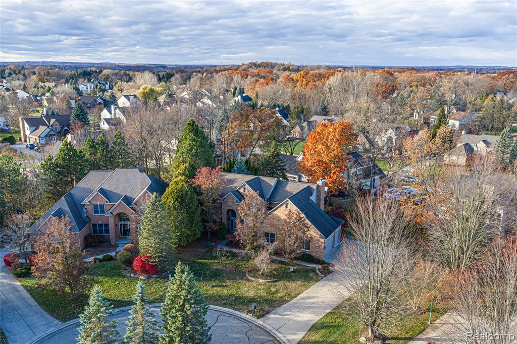 3904 Kaeleaf Road Lake Orion, MI 48360 - Photo 3 of 66