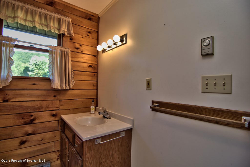 822 Scott Road Clarks Summit, PA 18411 - Photo 34 of 36 Gallery Image 34