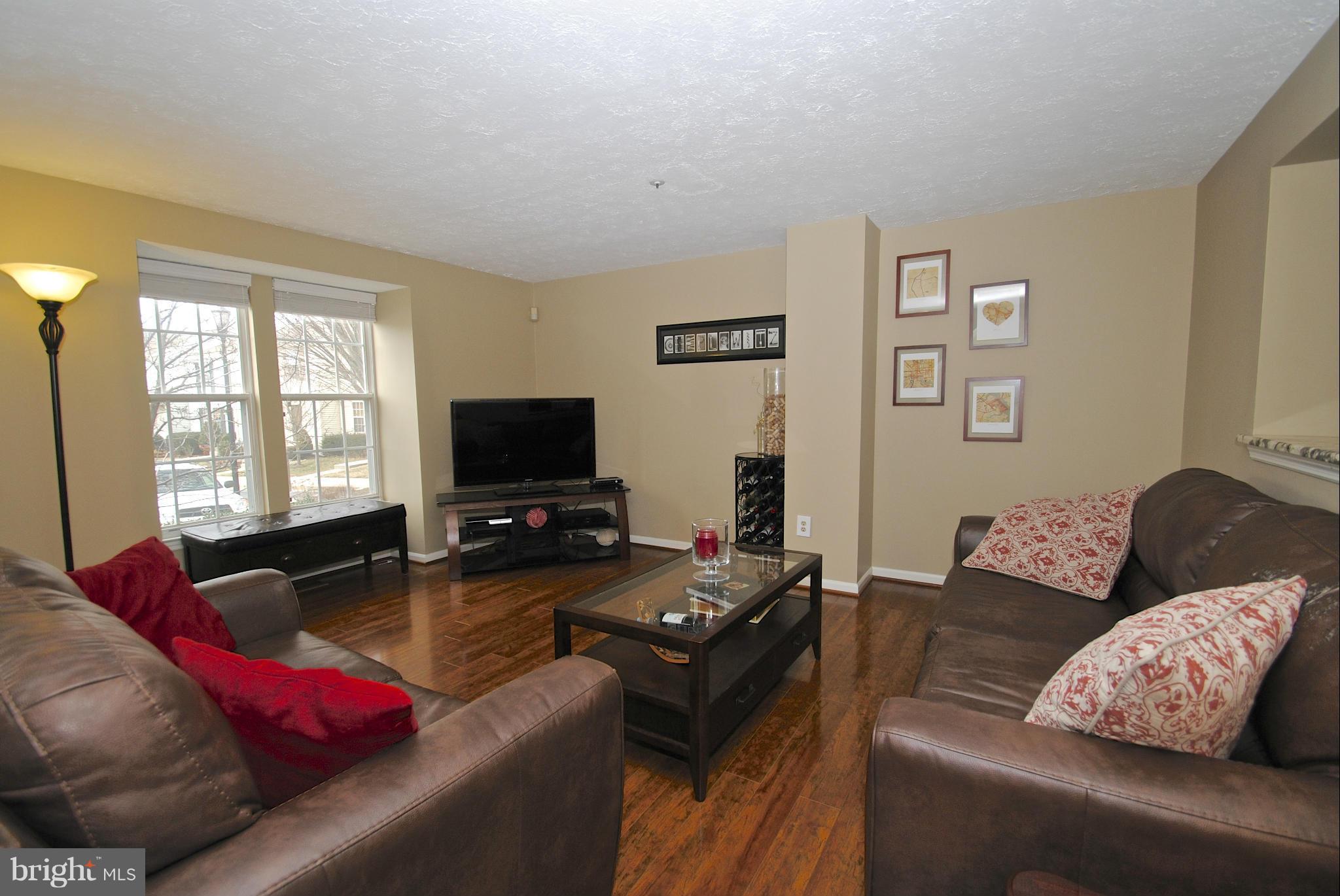 1212 Quaker Ridge Drive Arnold, MD 21012 - Photo 3 of 29 Living Room