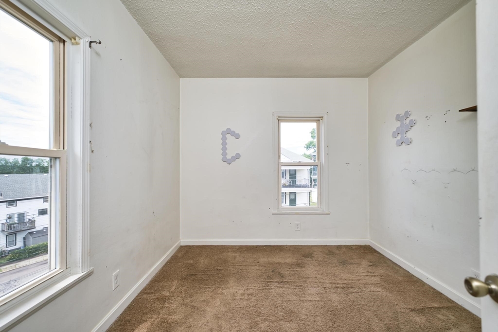21 Jones Street Fall River, MA 02720 - Photo 34 of 41 Gallery Image 34