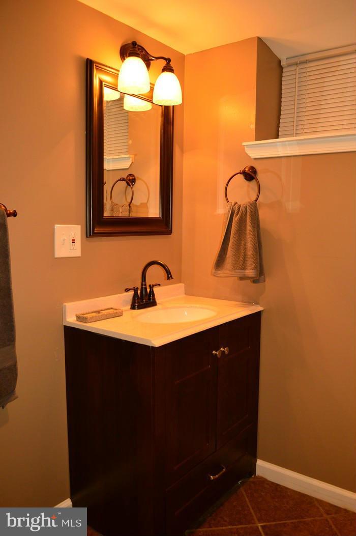 1022 Wedgewood Road Baltimore, MD 21229 - Photo 16 of 30 Bath