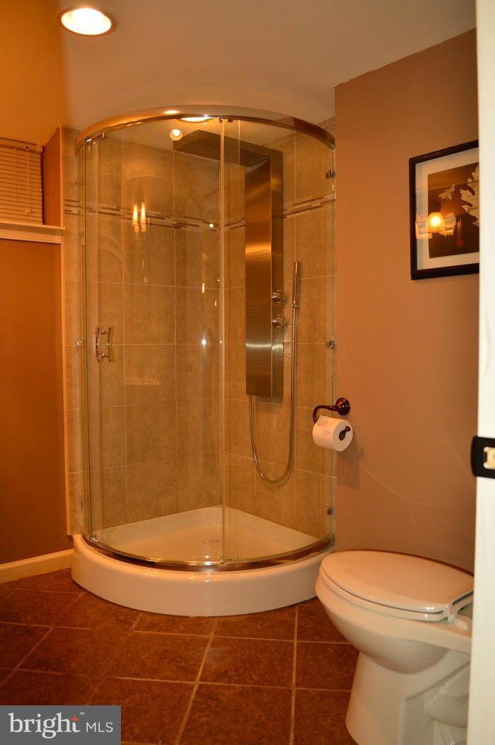 1022 Wedgewood Road Baltimore, MD 21229 - Photo 18 of 30 Bath